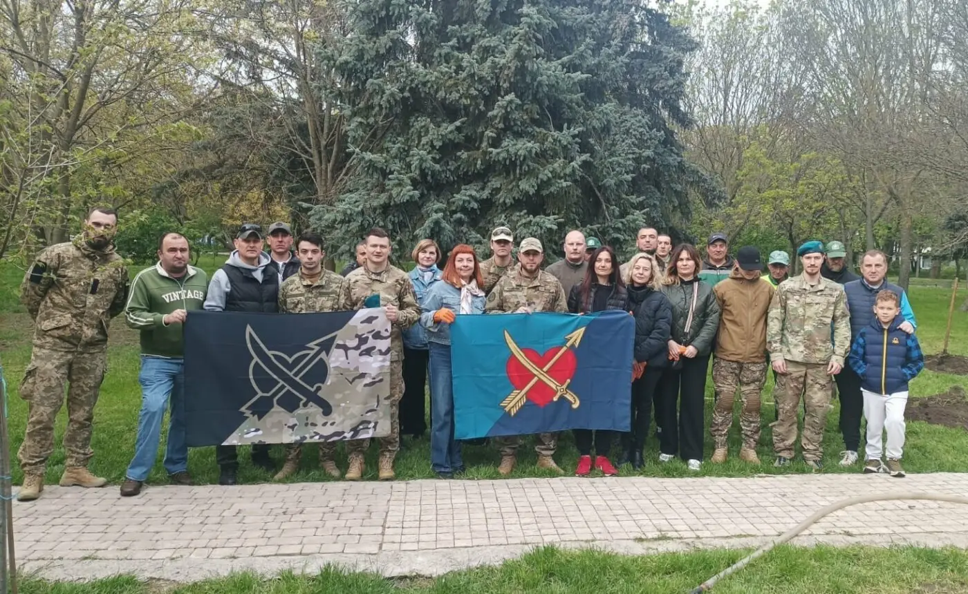 Одеса вшанувала морпіхів 39-ї бригади висадкою меморіального скверу