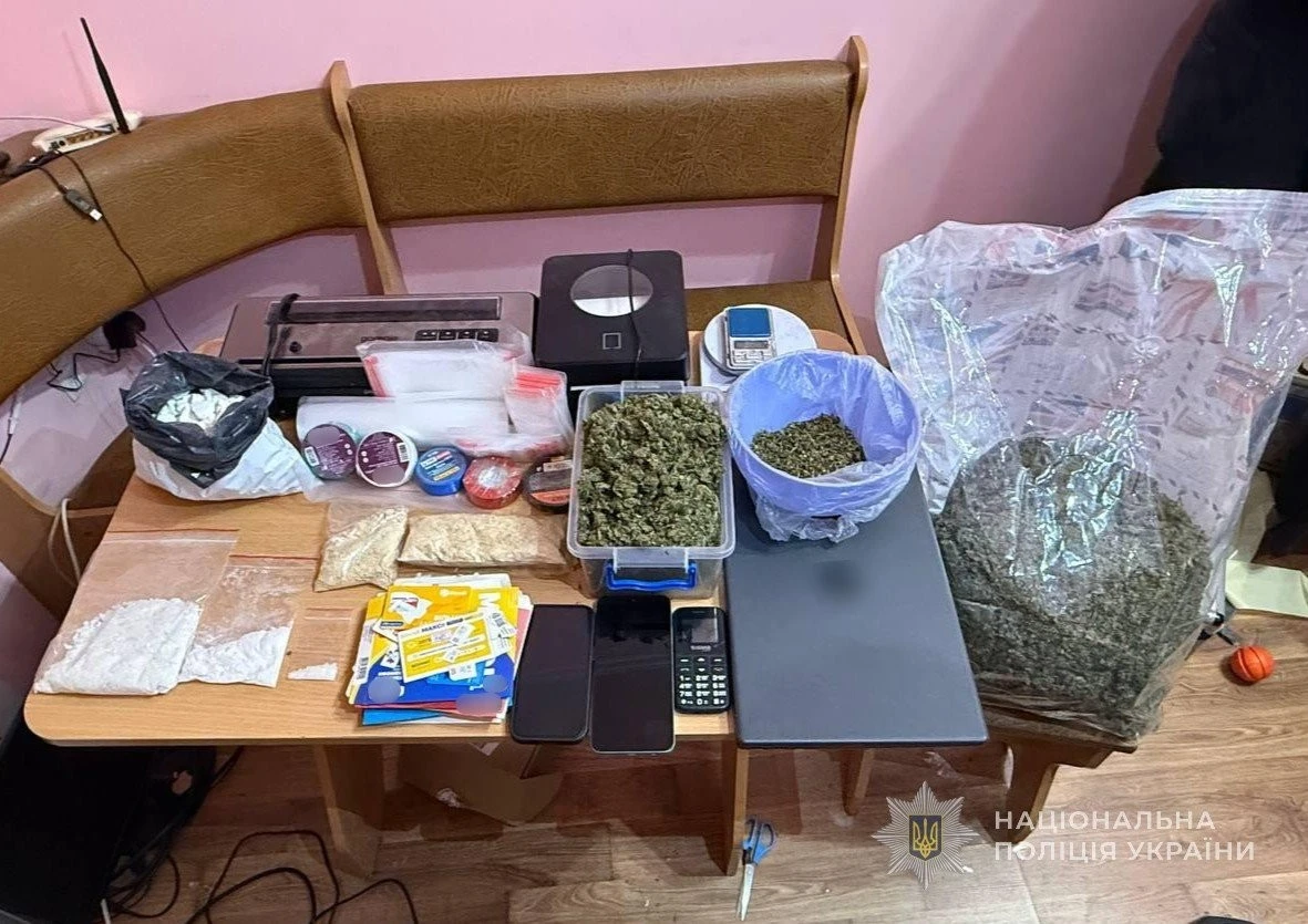 Масштабний наркотрафік з Одеси: поліція вилучила товар на мільйони гривень