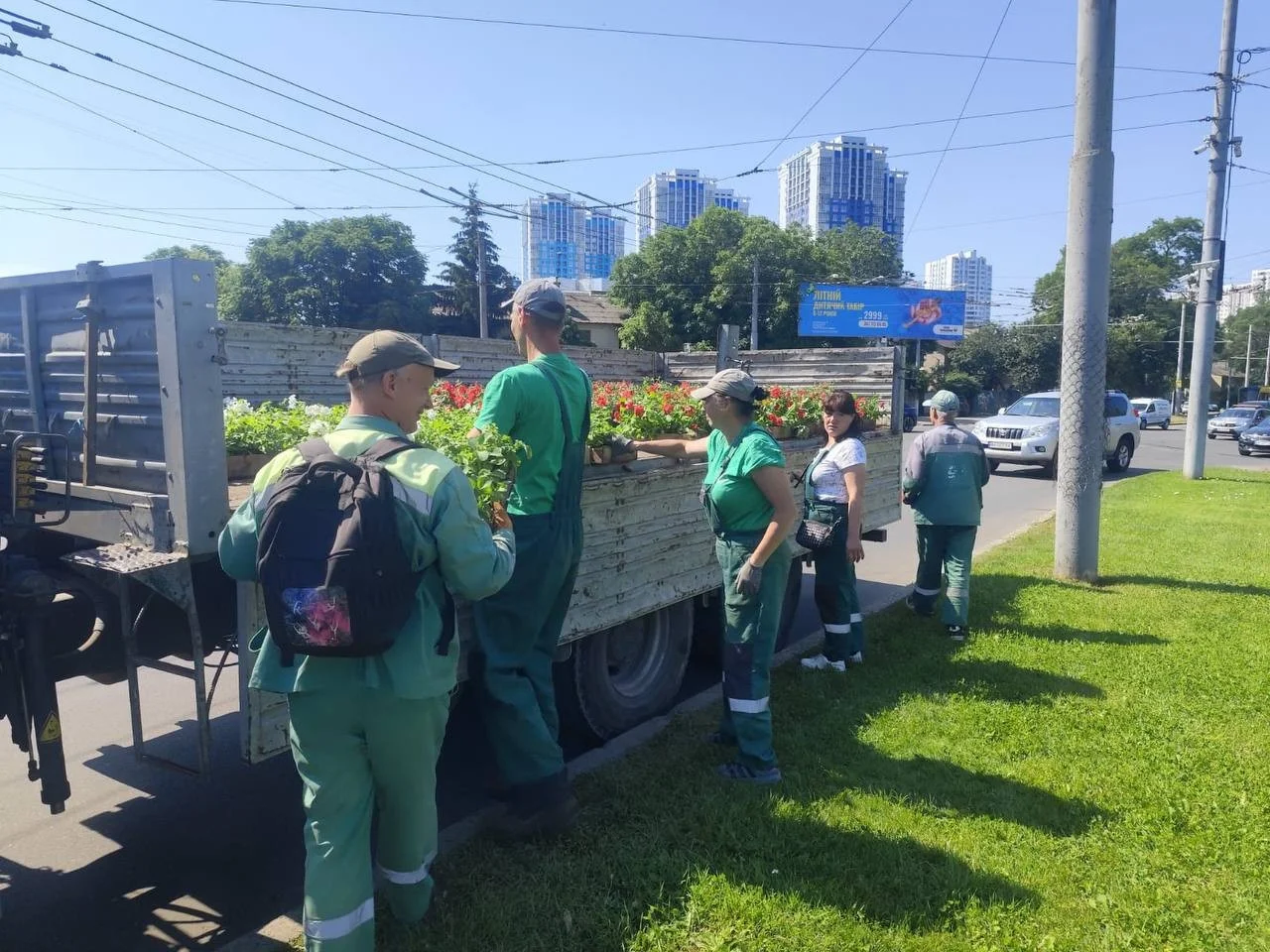 Одеська площа Трибуни Героїв отримає яскраве квіткове оформлення із тисяч рослин