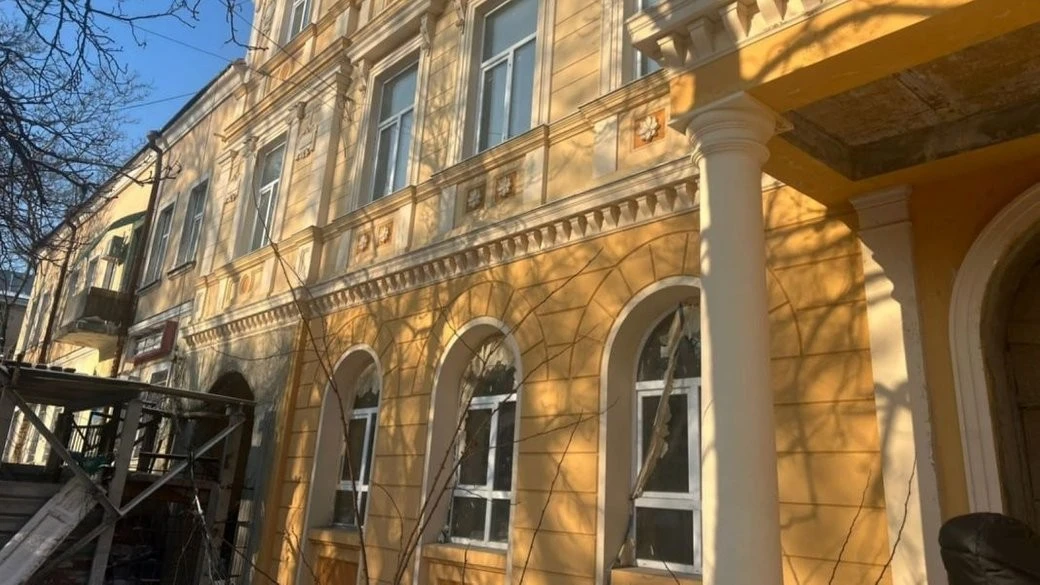 Тюремні строки та віртуальні сходи: за оборудку на ремонті одеського «Дивосвіту» підозрюють трьох осіб