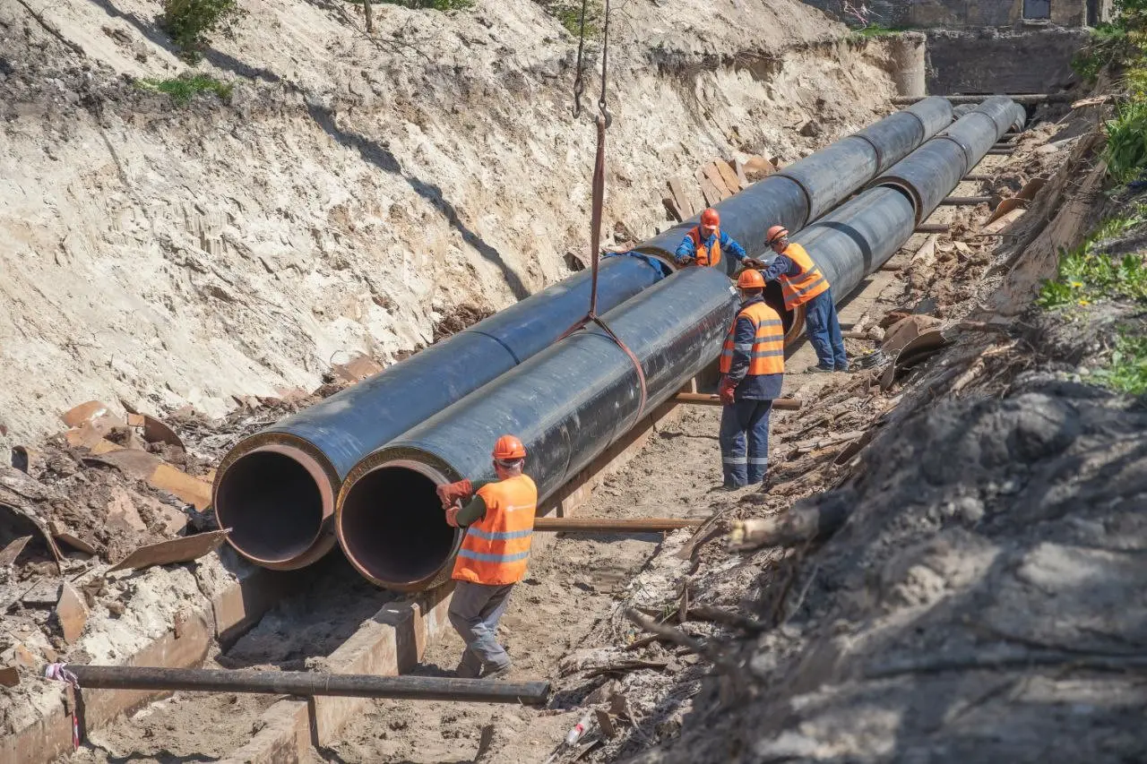 Ремонт тепломереж в Одесі: де комунальники розкопали вулиці та замінюють засувки