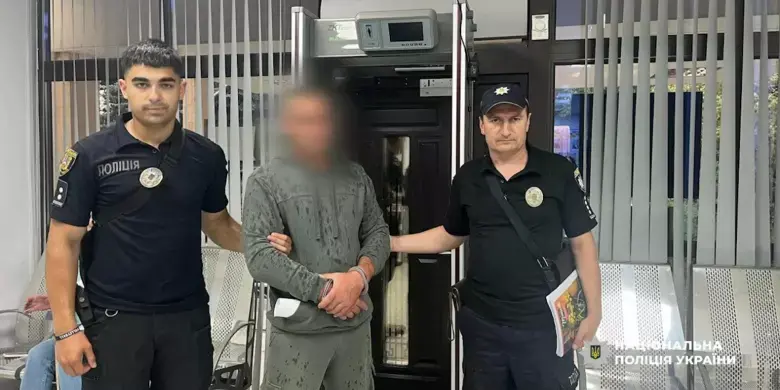 Озброєний хуліган відкрив вогонь по неповнолітніх на Одещині