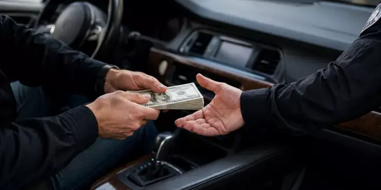 П’ять років за ґратами умовно: на Одещині засудили ексслідчого за вимагання $7800 хабара